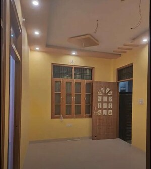 Room in 3 BHK Independent House at Aliganj – for Rent