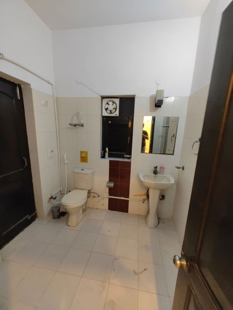 Bathroom, rwa-apartments-sector-92 2 Bedroom 1250 Sq.Ft. Independent House In Sector 92 Noida 10200370