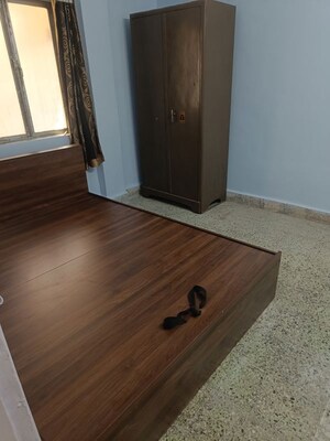 Room in 1 BHK Apartment at Gold Star, Kandivali West – for Rent