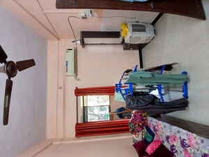 Furnished Amenities in 1 BHK Apartment at Chanchal Kalyan Complex, Yari Road – for Rent