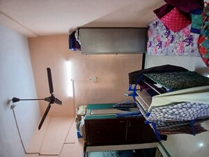Furnished Amenities in 1 BHK Apartment at Chanchal Kalyan Complex, Yari Road – for Rent