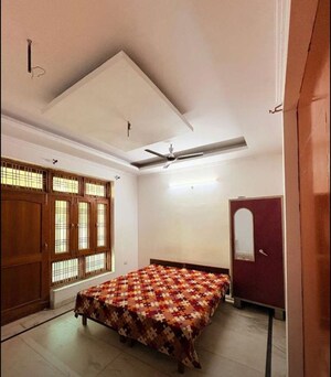 Bedroom in 2 BHK Builder Floor at Gomti Nagar – for Rent