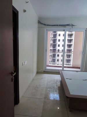 Room in 3 BHK Builder Floor at Gomti Nagar – for Rent