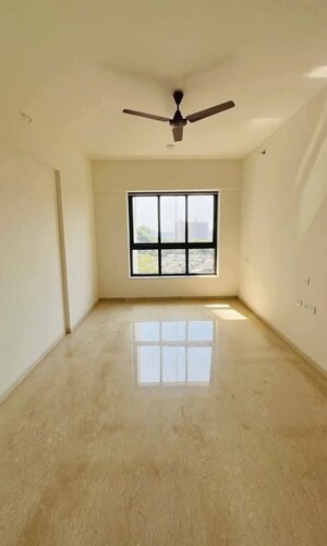 Room in 2 BHK Apartment at Shapoorji Pallonji Vicinia, Powai – for Rent