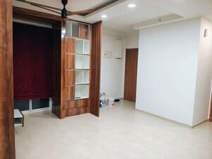 Room in 3 BHK Apartment at Bhartiya Nikoo Homes, Thanisandra Main Road – for Rent