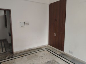 Room in 3 BHK Apartment at Sector 21c – for Rent