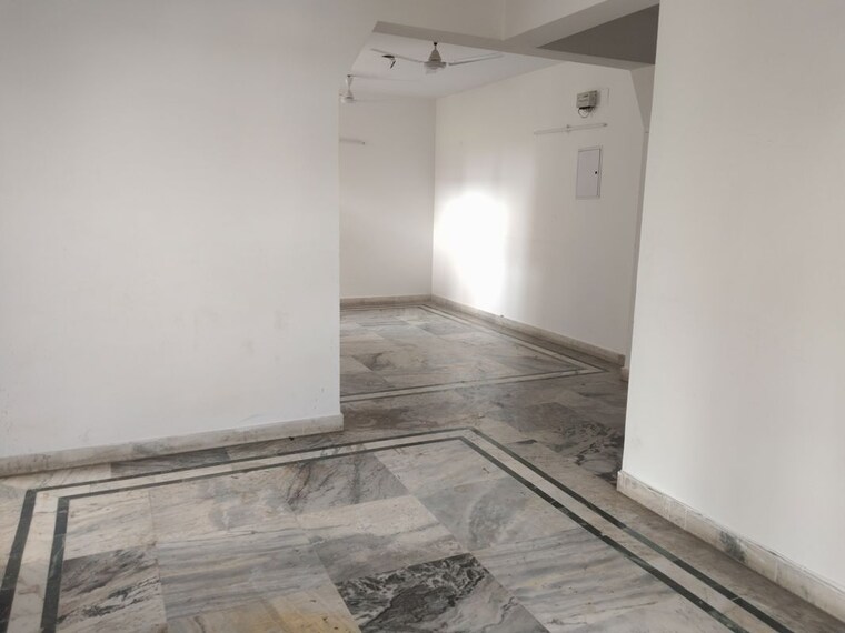 Room, sector 21c 3 Bedroom 1450 Sq.Ft. Apartment In Sector 21c Faridabad 10200476