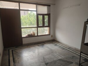 Room in 3 BHK Apartment at Sector 21c – for Rent