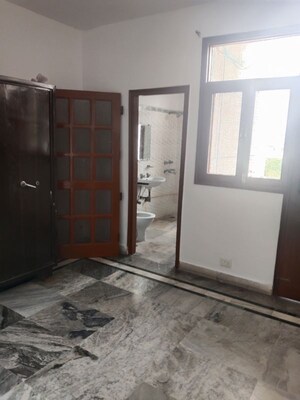 Room in 3 BHK Apartment at Sector 21c – for Rent