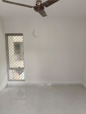 Room in 1 BHK Apartment at Lokpuram CHS, Vasant Vihar – for Rent