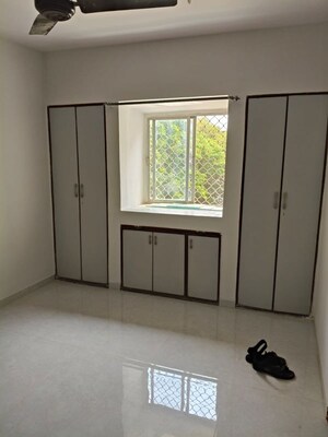 Room in 1 BHK Apartment at Lokpuram CHS, Vasant Vihar – for Rent