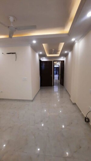 Room in 1.5 BHK Builder Floor at East Of Kailash – for Rent