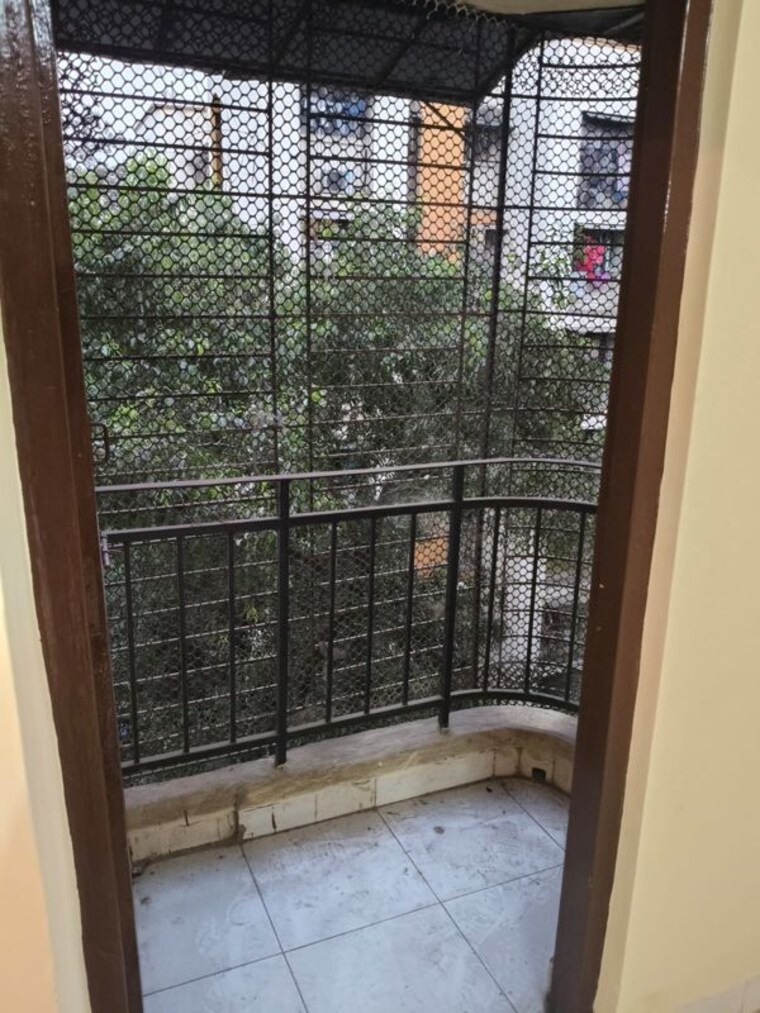 Balcony, lok-upvan-apartment-phase-2 1 Bedroom 450 Sq.Ft. Apartment In Vasant Vihar Thane 10200525