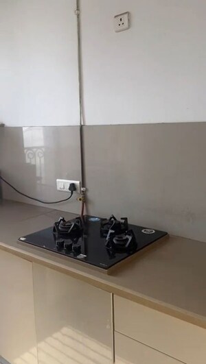 Furnished Amenities in 1 BHK Apartment at Hiranandani Solitaire Studio Apartment, Ghodbunder Road – for Rent