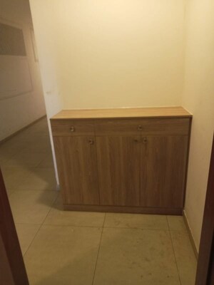 Room in 2.5 BHK Apartment at Bhartiya Nikoo Homes, Thanisandra Main Road – for Rent