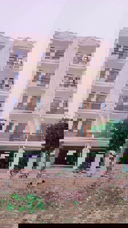 2 BHK 95 Sq.Yd. Builder Floor in RPS Palm Drive