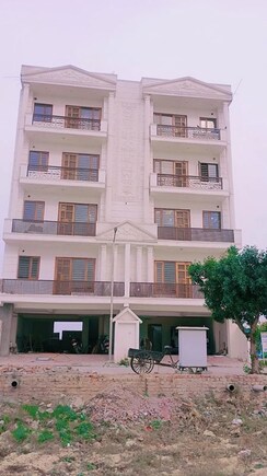 2 BHK Builder Floor For Sale in RPS Palm Drive