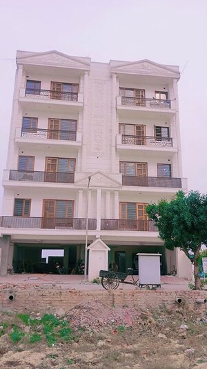 2 BHK Builder Floor For Sale in RPS Palm Drive, Sector 88