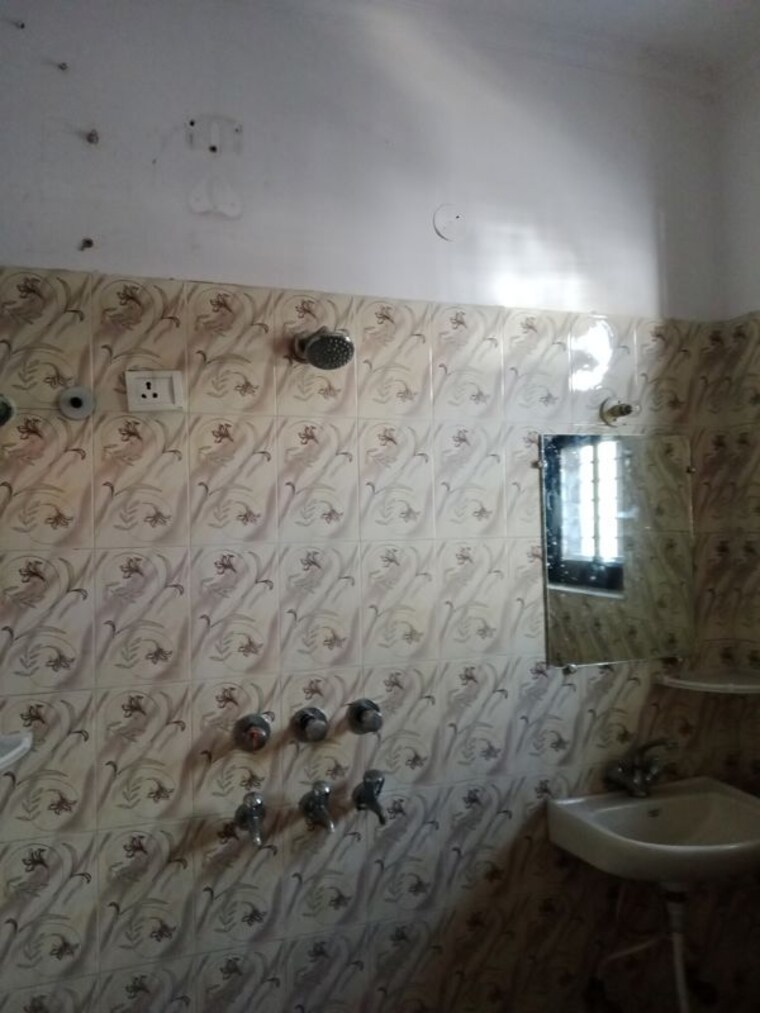 Bathroom, sector 6 3 Bedroom 1901 Sq.Ft. Builder Floor In Sector 6 Panipat 10200619