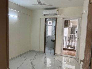 Building Lobby in 3.5 BHK Builder Floor at M3M Soulitude, Sector 89 – for Rent
