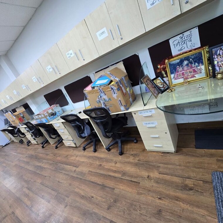  Parking, spaze-edge-tower Commercial Office Space 1000 Sq.Ft. In Sispal Vihar Gurgaon 10200729