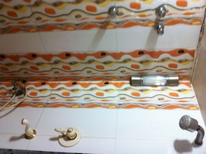 Furnished Amenities in 2 BHK Apartment at Santacruz East – for Rent