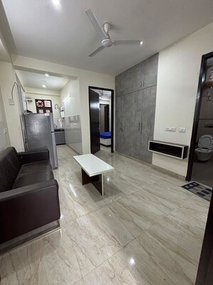 Living Room in 2 BHK Builder Floor at Sector 38 – for Rent