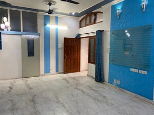 Room in 3 BHK Independent House at Gomti Nagar – for Rent
