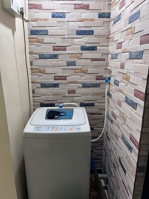 Furnished Amenities in 2 BHK Apartment at Santacruz East – for Rent