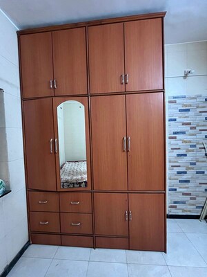 Furnished Amenities in 2 BHK Apartment at Santacruz East – for Rent