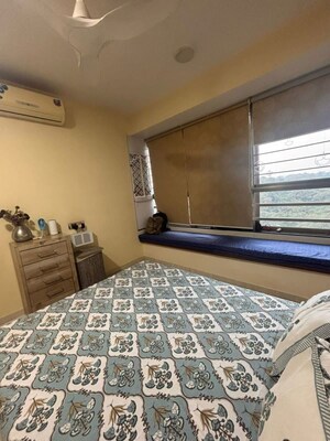 Bedroom in 2.5 BHK Apartment at Oberoi Realty Splendor, Andheri East – for Rent