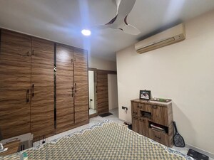 Bedroom in 2.5 BHK Apartment at Oberoi Realty Splendor, Andheri East – for Rent