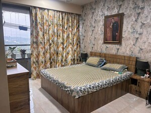 Bedroom in 2.5 BHK Apartment at Oberoi Realty Splendor, Andheri East – for Rent
