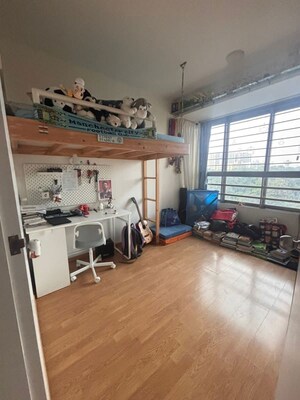 Parking in 2.5 BHK Apartment at Oberoi Realty Splendor, Andheri East – for Rent