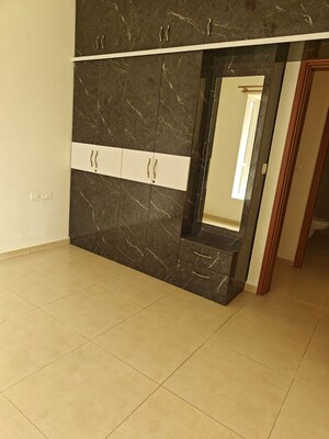 Room in 2 BHK Apartment at Bhartiya Nikoo Homes, Thanisandra Main Road – for Rent