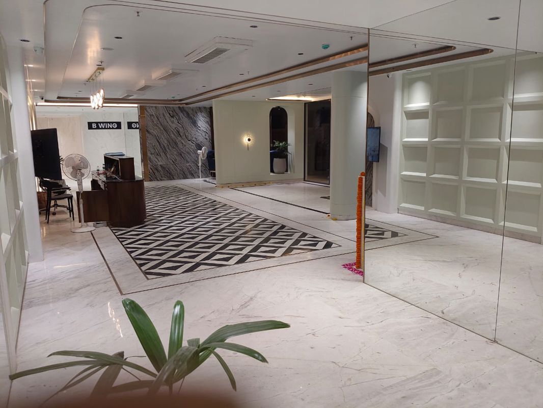 4 BHK + Extra Room Apartment For Rent in Bandra East