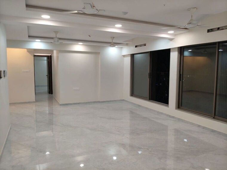 Room, bandra east 4 Bedroom 1600 Sq.Ft. Apartment In Bandra East Mumbai 10200835