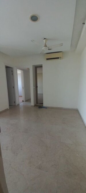 Room in 3.5 BHK Apartment at Omkar Alta Monte, Malad East – for Rent