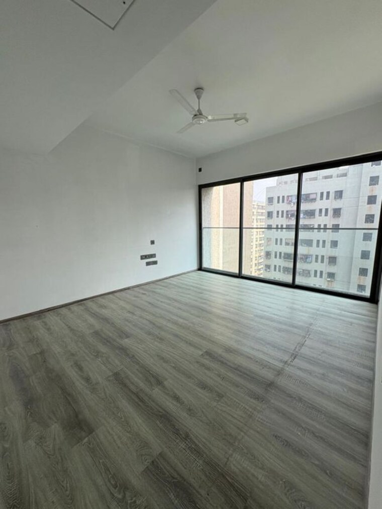 Room, khar west 4 Bedroom 2200 Sq.Ft. Apartment In Khar West Mumbai 10200871