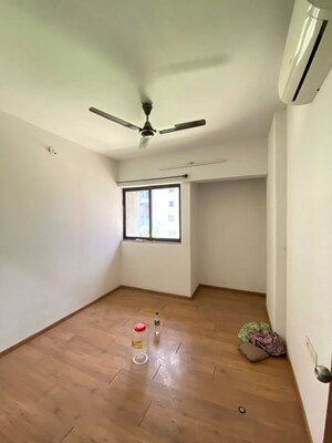 Room in 2 BHK Apartment at Lodha Downtown, Dombivli East – for Rent