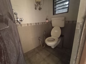 Bathroom in 2 BHK Apartment at Miracle Heights, Kopar Khairane – for Sale