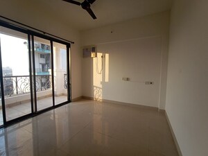 Room in 2 BHK Apartment at Miracle Heights, Kopar Khairane – for Sale