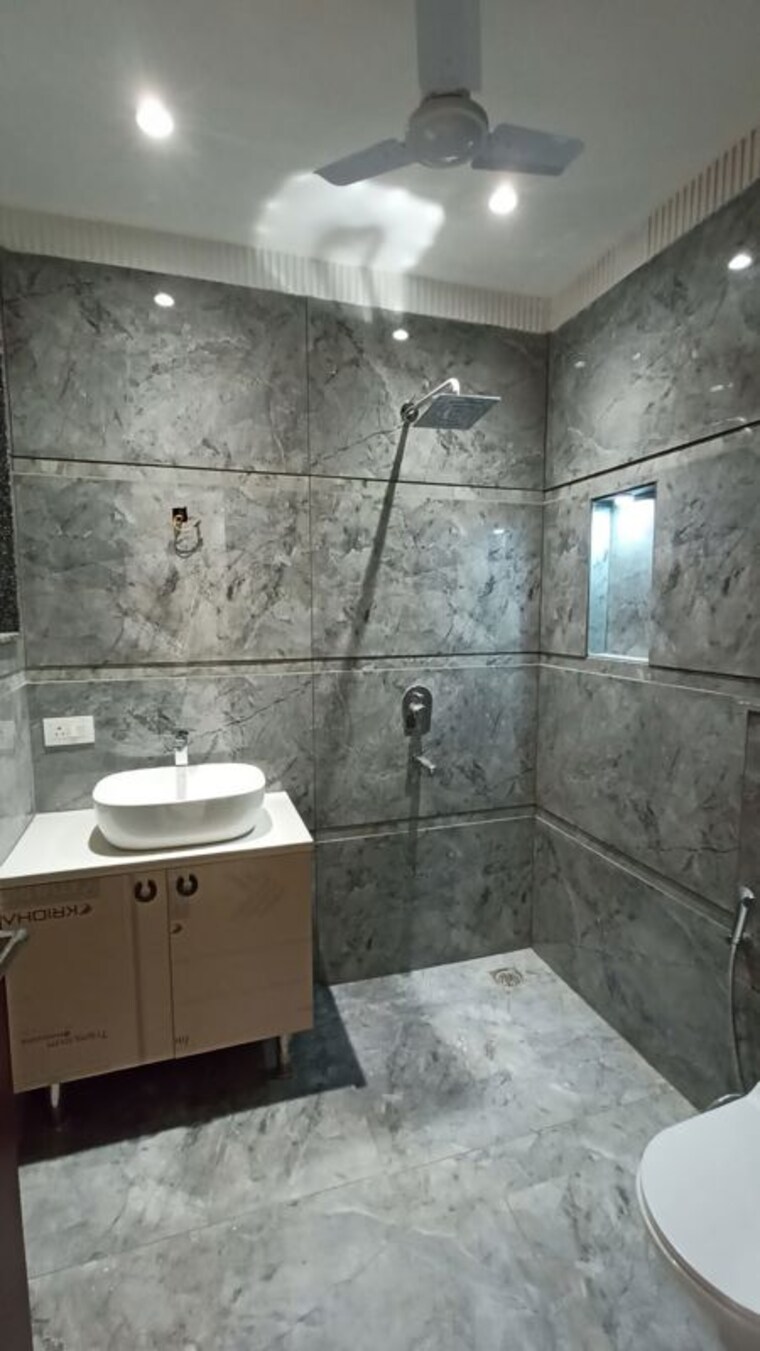 Kitchen, emaar-palm-hills 3 Bedroom 1900 Sq.Ft. Apartment In Sector 77 Gurgaon 10200895