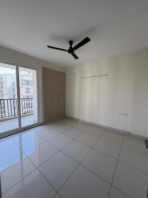 Room in 3 BHK Apartment at Highland Park Chandigarh, Bhabat – for Rent