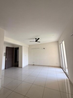 Room in 3 BHK Apartment at Highland Park Chandigarh, Bhabat – for Rent