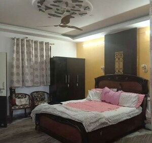 Bedroom in 2 BHK Apartment at Hazratganj – for Rent