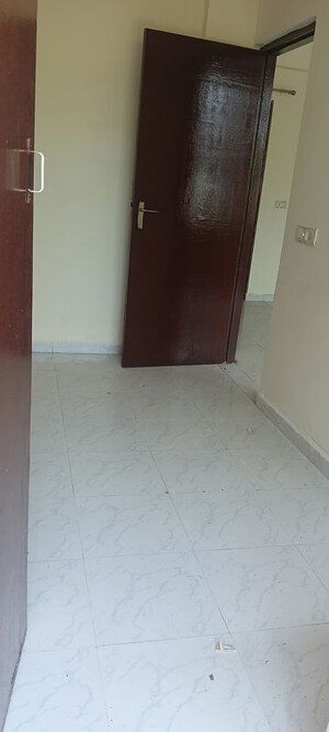 Room in 1 BHK Apartment at Omaxe Srishti And Sanskriti, Gomti Nagar – for Rent