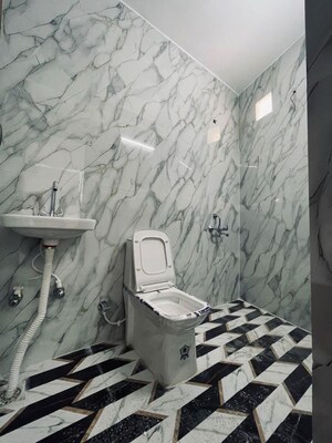 Master Bedroom in 2 BHK Builder Floor at Relaxo Apartment, Sector 46 – for Rent