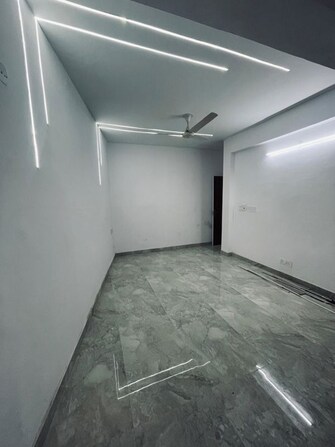 2 BHK + Pooja Room,Study Room 120 Sq.Ft. Builder Floor in Relaxo Apartment