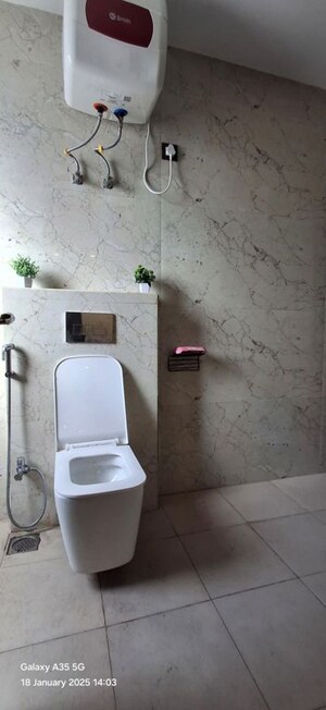 Bathroom in 2 BHK Builder Floor at Relaxo Apartment, Sector 46 – for Rent